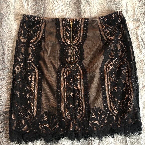 Lace mini skirt + lace top - Picture 4 of 7